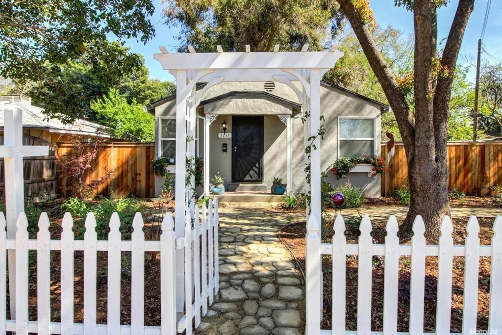 Holiday home Smart Eclectic Art House Near The Beat Sacramento